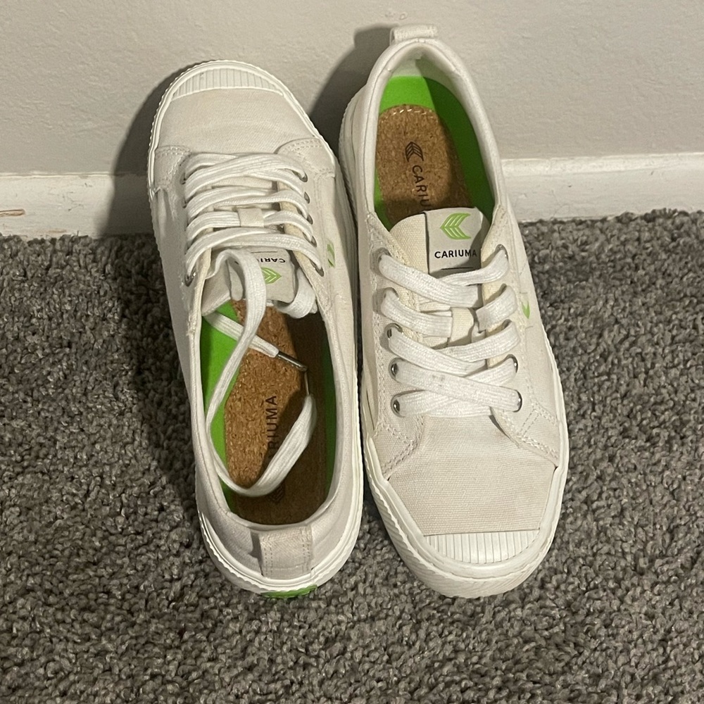 Cariuma OCA White Sneakers